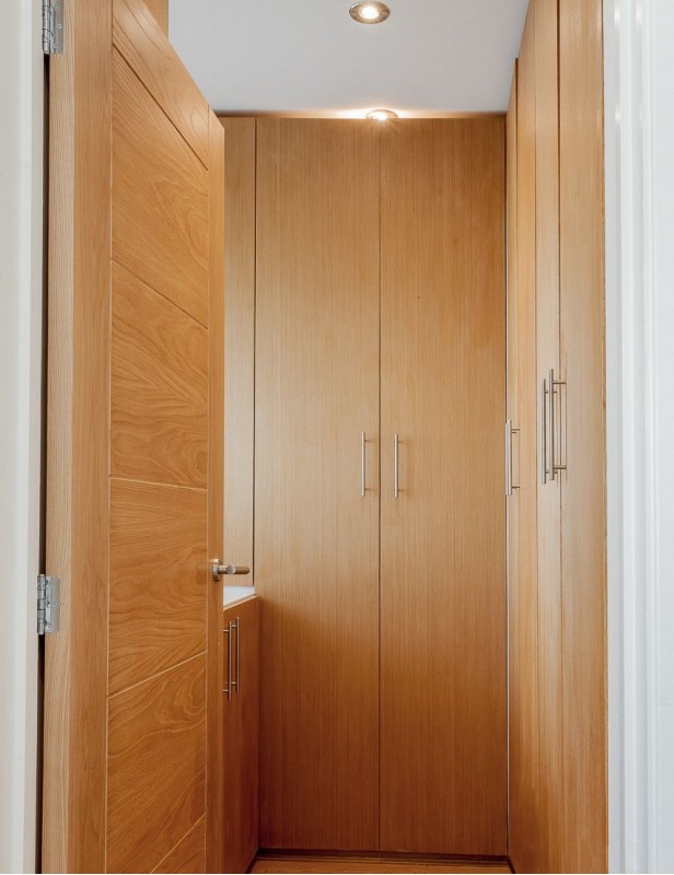 Built-in wardrobes fitting 