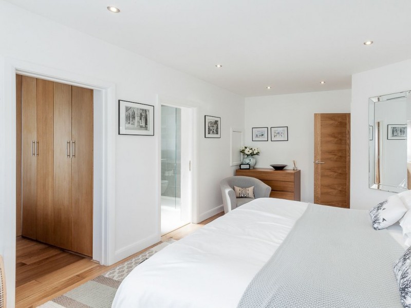 Built-in wardrobes fitting 