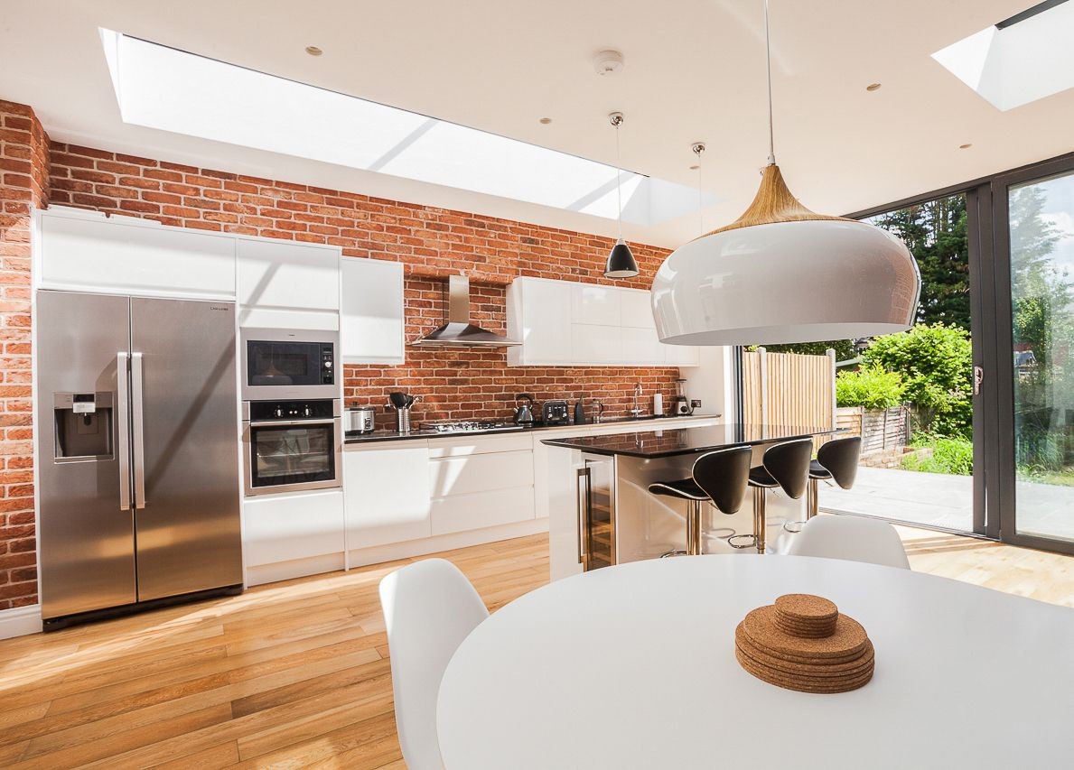 Lighting fixture installation London