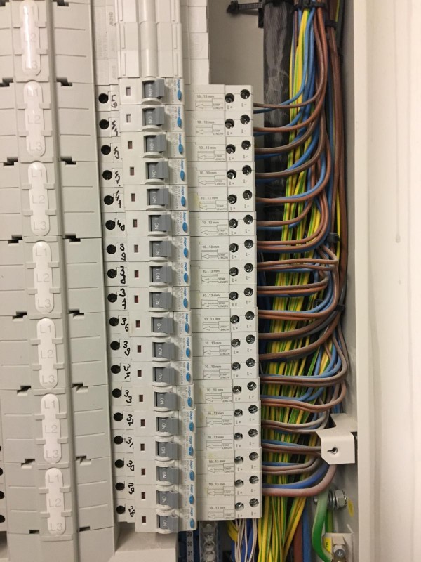 Fuse box installation 