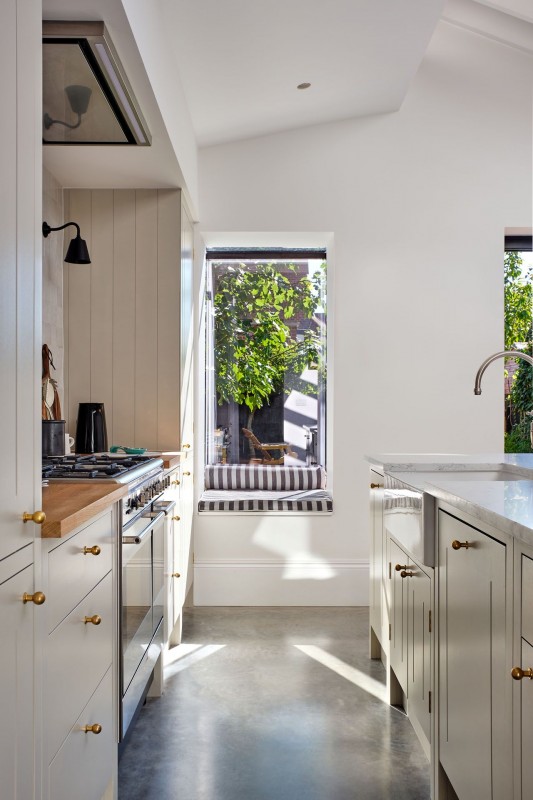 Kitchen fitting and installation 